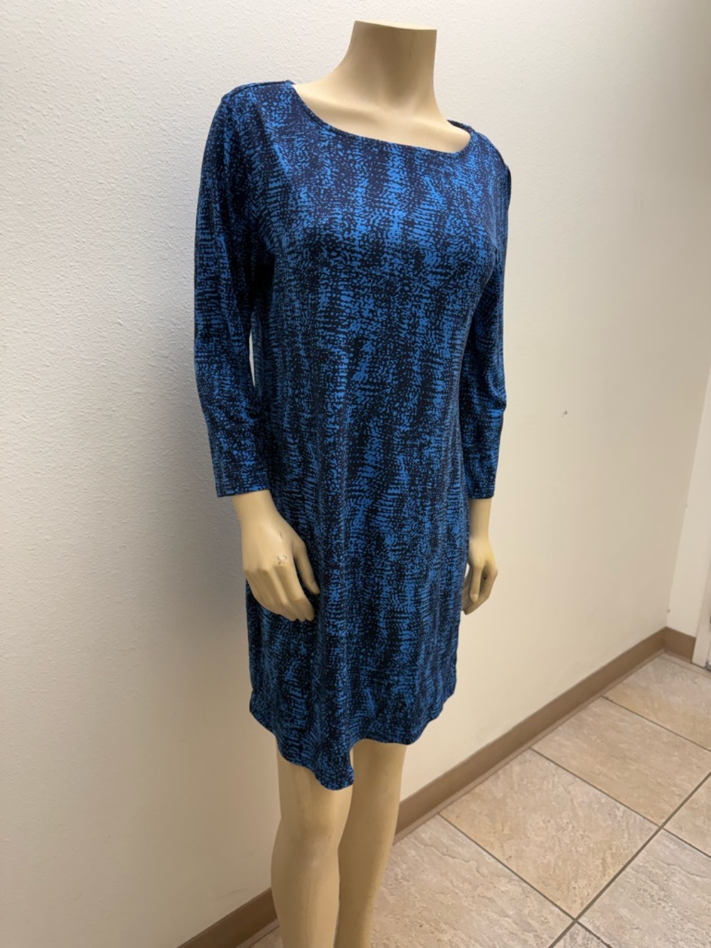 BCBGMaxAzria Blue and Black Scoop Neck Long Sleeve Dress